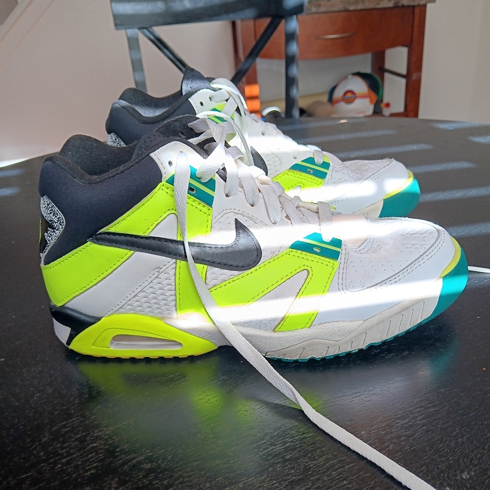 Nike Air Tech Challenge III Men's size 8 - Like New!
